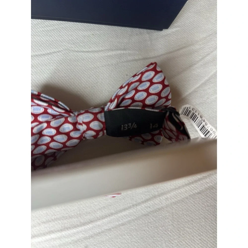 Vineyard Vines Boys Red Silk Bow Tie, Football All Over Print NWT & Box $45